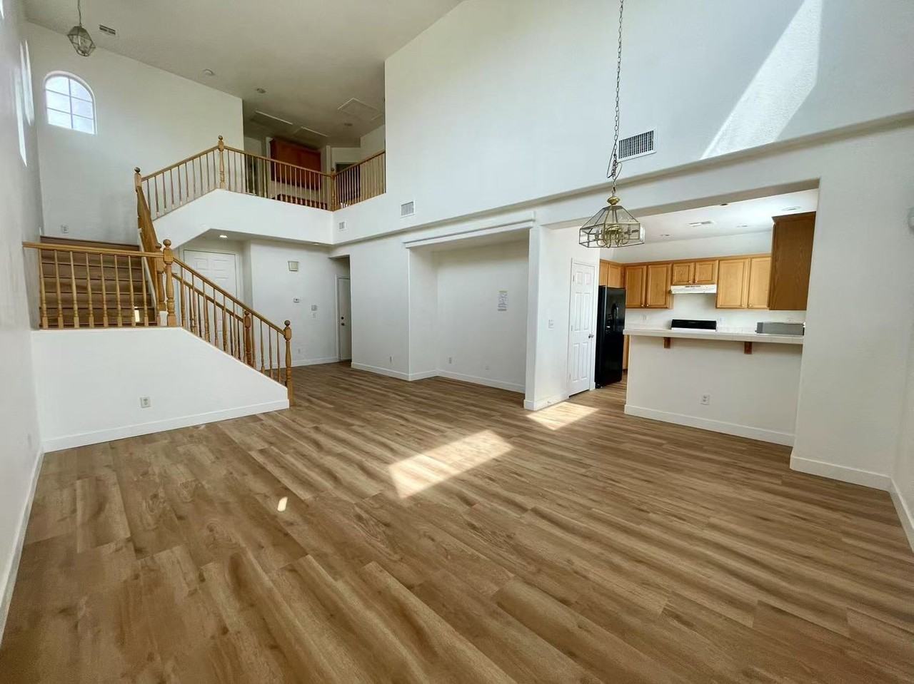 10055 Capistrello Ave - Photo 3 of 20