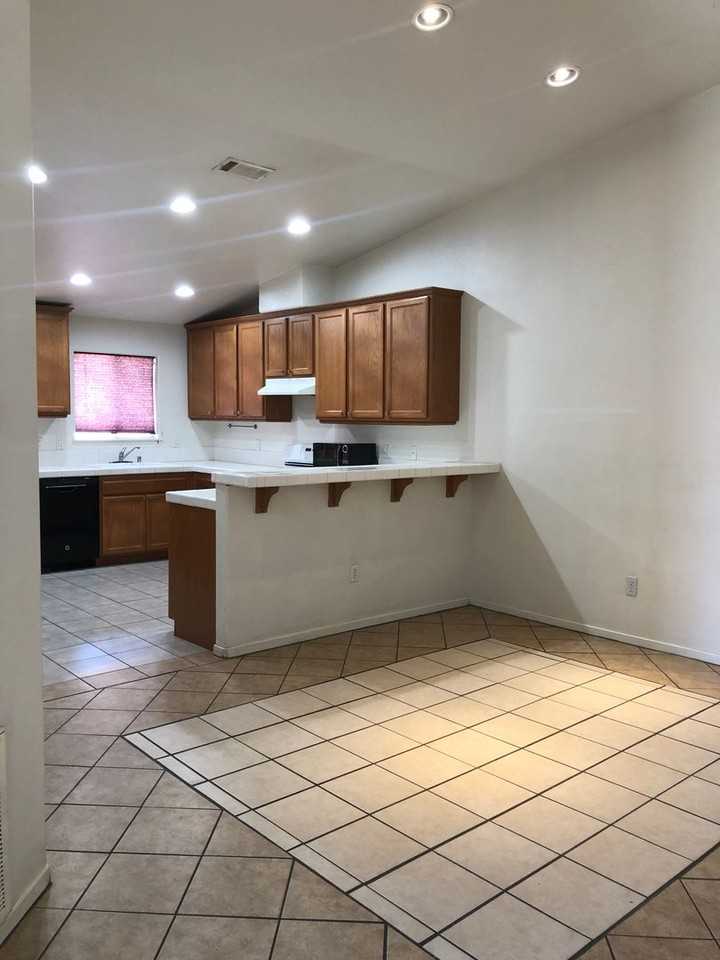 263 La Paz Dr - Photo 3 of 16