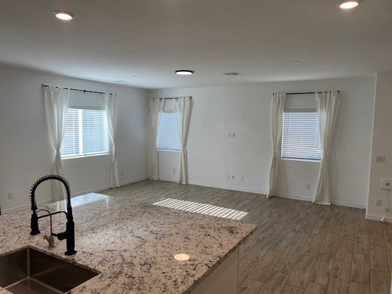 7022 Noah Raven St - Photo 7 of 36