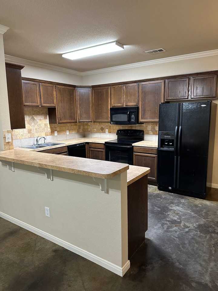 126 Bentwood - Photo 5 of 15