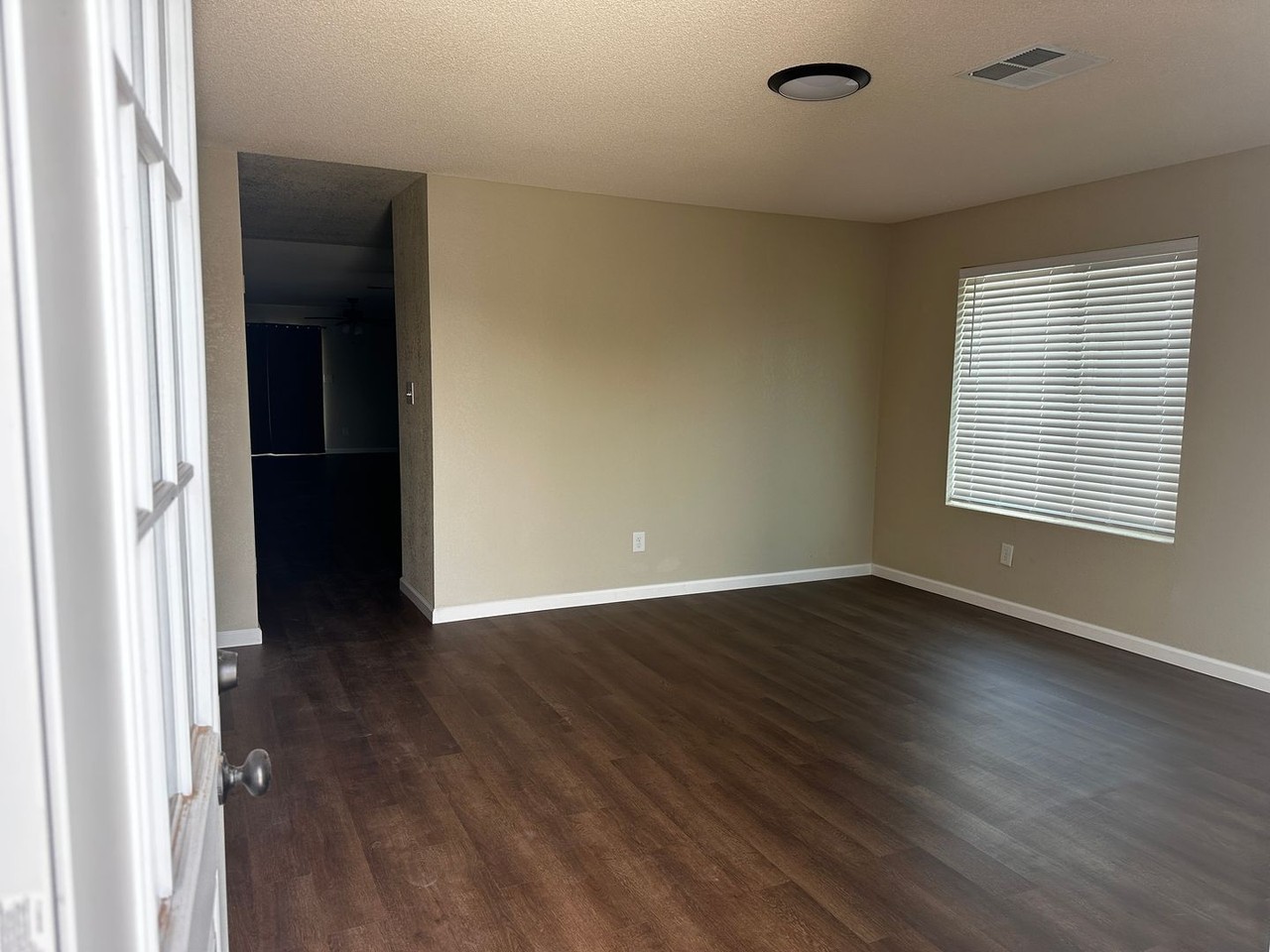 7192 E 37th St - Photo 2 of 26