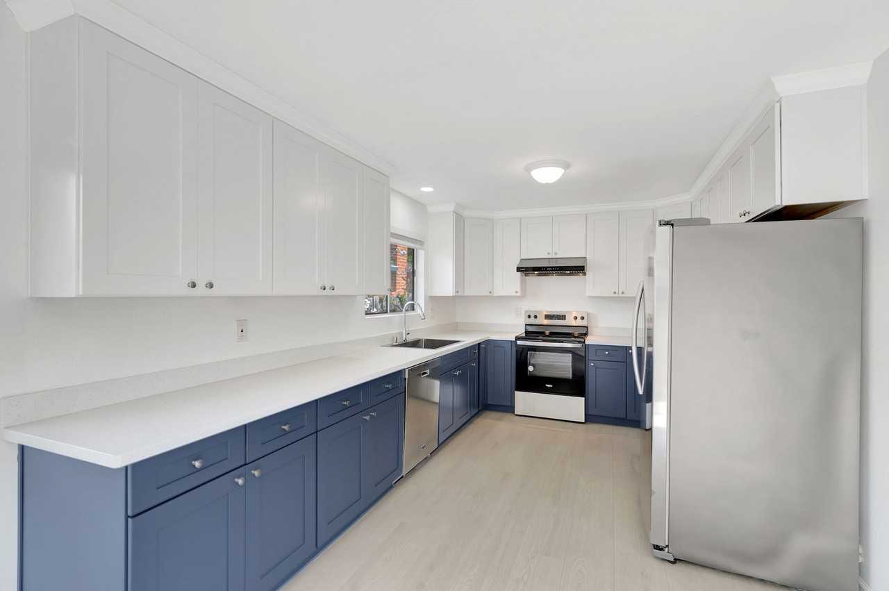 728 Muir Dr - Photo 3 of 9