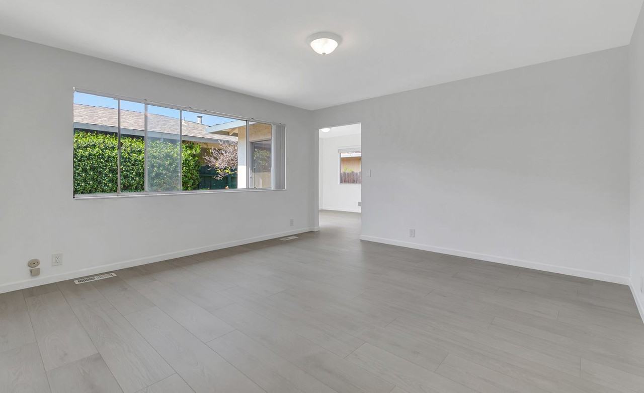 728 Muir Dr - Photo 5 of 9