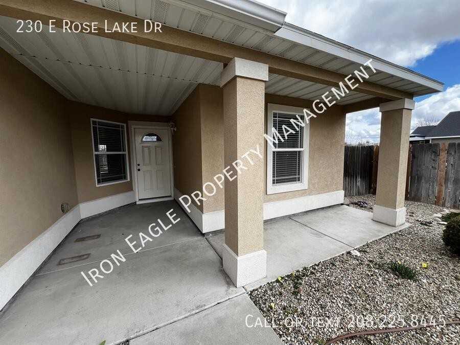230 E Roselake Dr - Photo 2 of 23