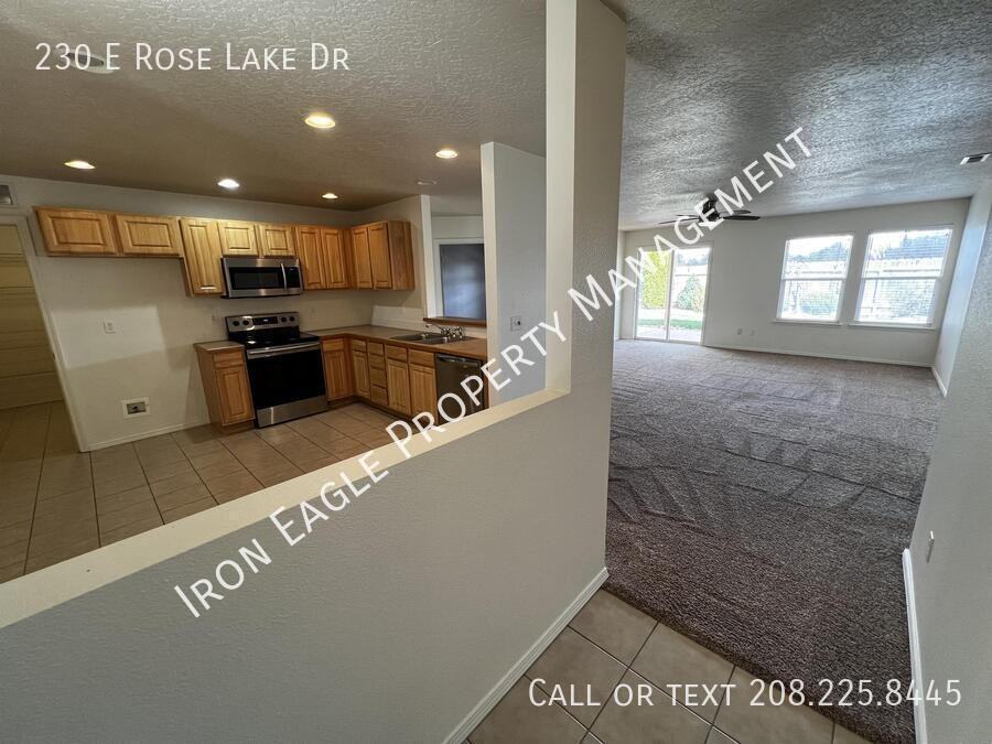 230 E Roselake Dr - Photo 3 of 23
