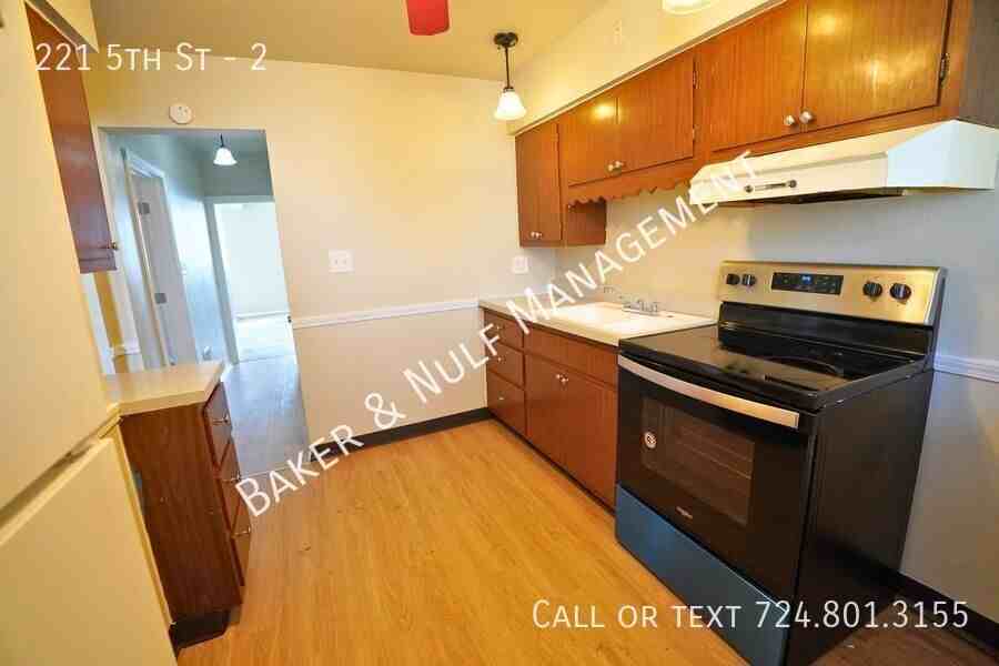 221 5th St #2 - Photo 2 of 14