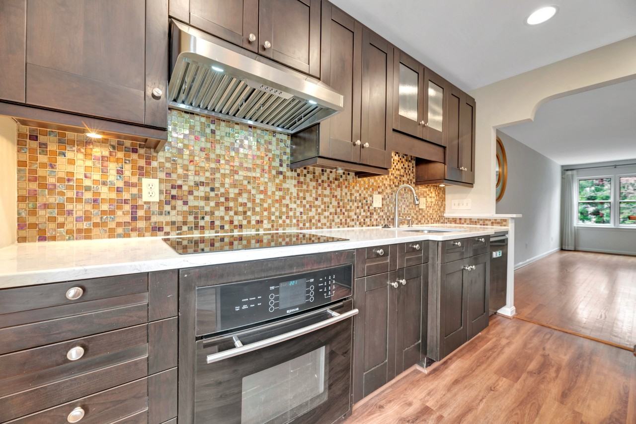 1053 N George Mason Dr - Photo 2 of 34