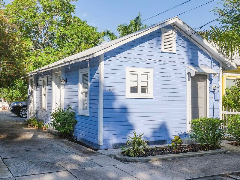 1604 Hough St - Photo 4 of 19