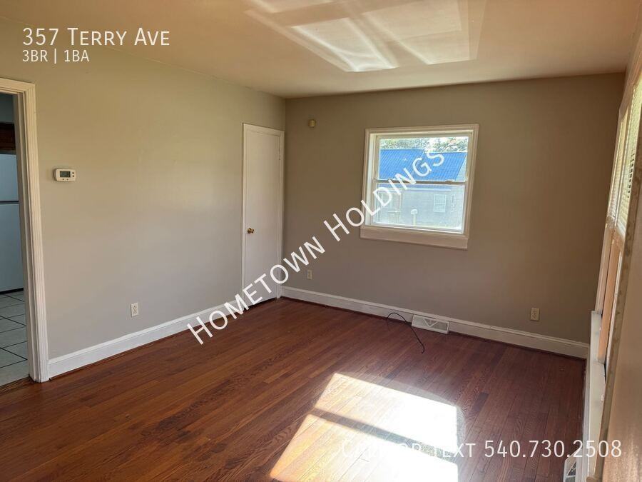 357 Terry Ave - Photo 2 of 7