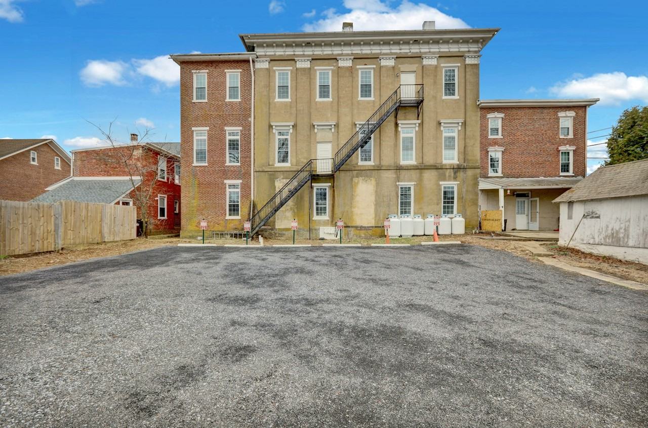 2693 West Philadelphia Avenue, Unit #2 - 1st Floor 3br - Photo 2 of 19