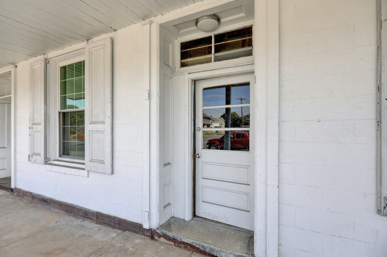 2693 West Philadelphia Avenue, Unit #2 - 1st Floor 3br - Photo 4 of 19