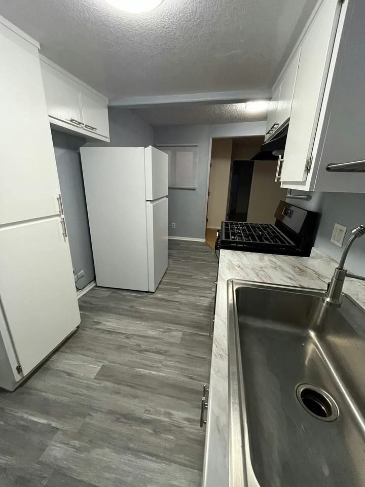 13423 Olive Drive, Unit 4 Upstairs - Photo 2 of 14