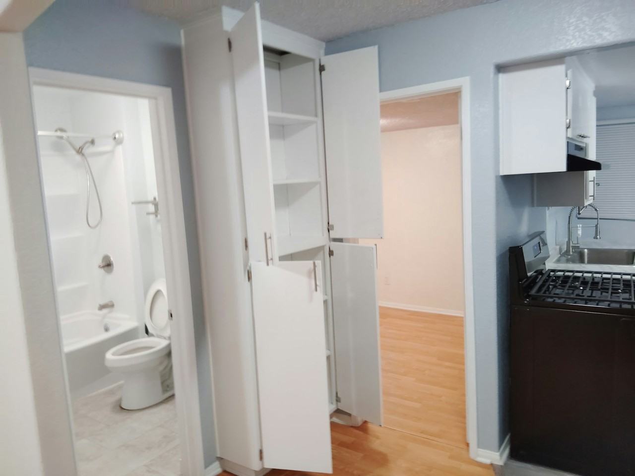 13423 Olive Drive, Unit 4 Upstairs - Photo 4 of 14