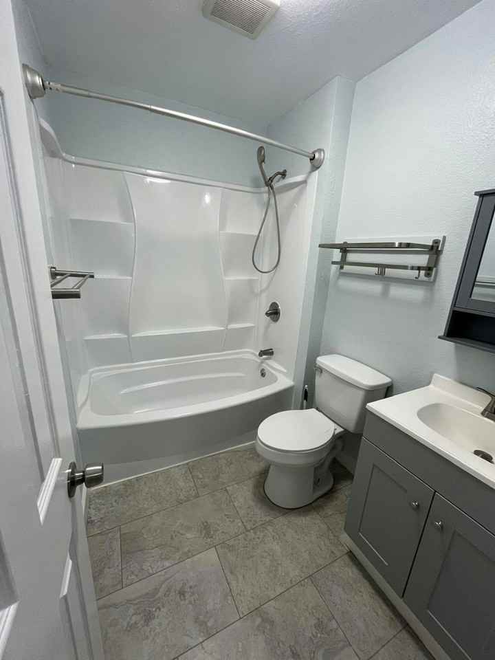 13423 Olive Drive, Unit 4 Upstairs - Photo 5 of 14