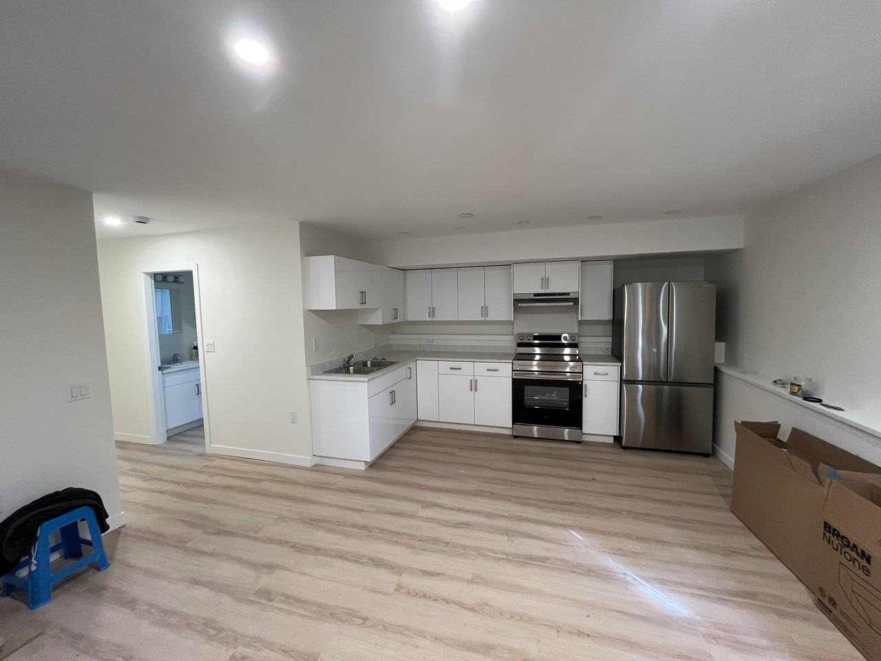 566 Prior St Bsmt #BS - Photo 3 of 8