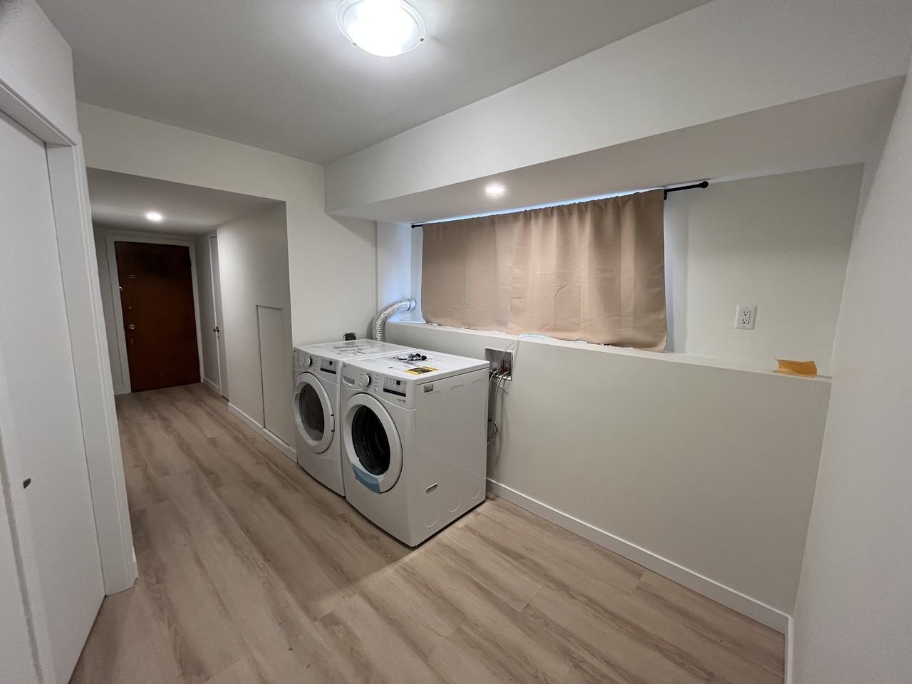 566 Prior St Bsmt #BS - Photo 5 of 8