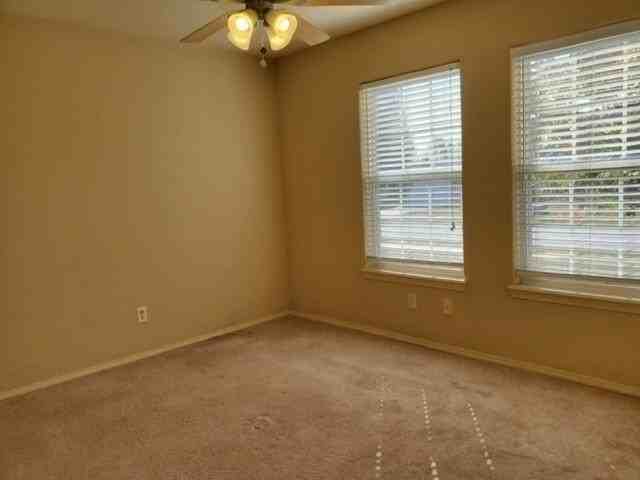 6204 Sw Meadow Well Ave - Photo 6 of 15