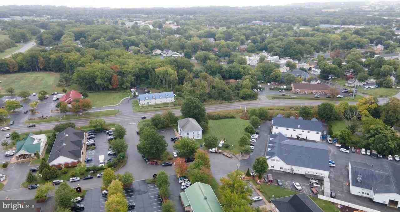 102 Saint Claire Pl - Photo 4 of 47