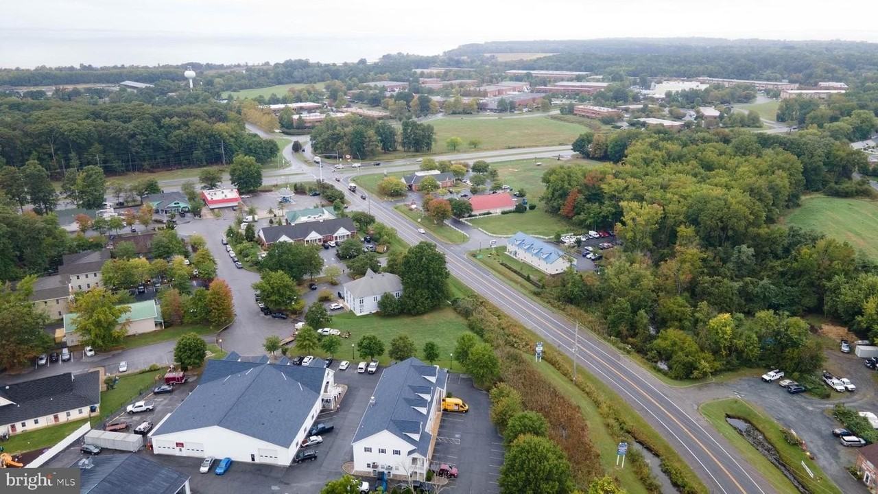 102 Saint Claire Pl - Photo 6 of 47