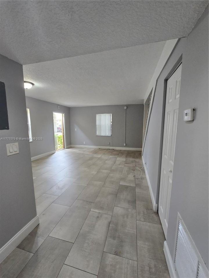 11262 Royal Palm Blvd #11262 - Photo 2 of 12