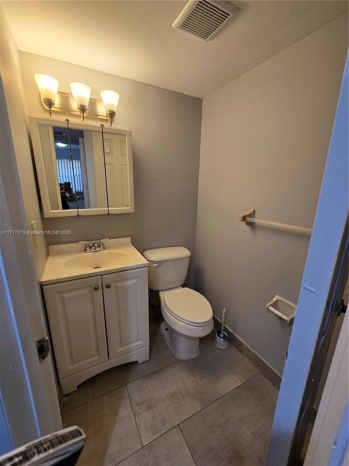 11262 Royal Palm Blvd #11262 - Photo 6 of 12