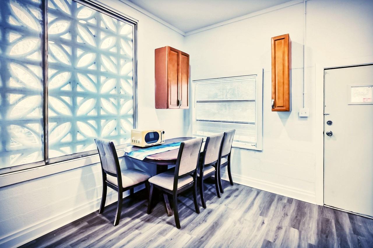 Steele St - Photo 6 of 9