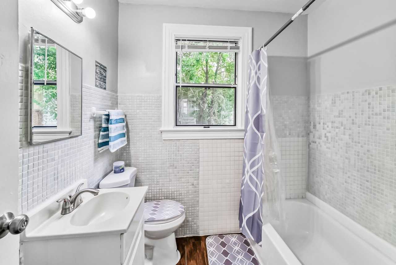 E 32nd St - Photo 5 of 29