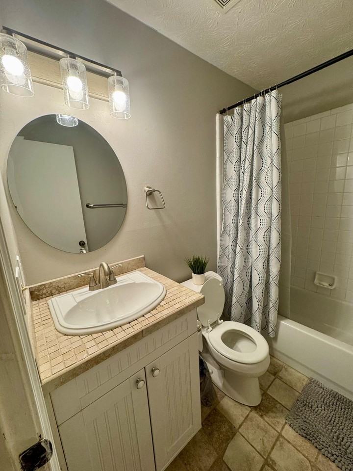 Westchester Dr Sw - Photo 5 of 14