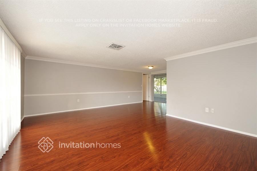 8701 Lincolnshire Dr - Photo 3 of 22