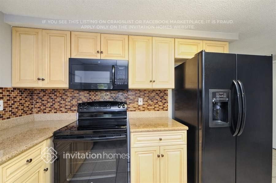 8701 Lincolnshire Dr - Photo 5 of 22