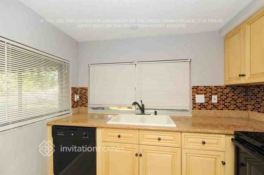 8701 Lincolnshire Dr - Photo 6 of 22