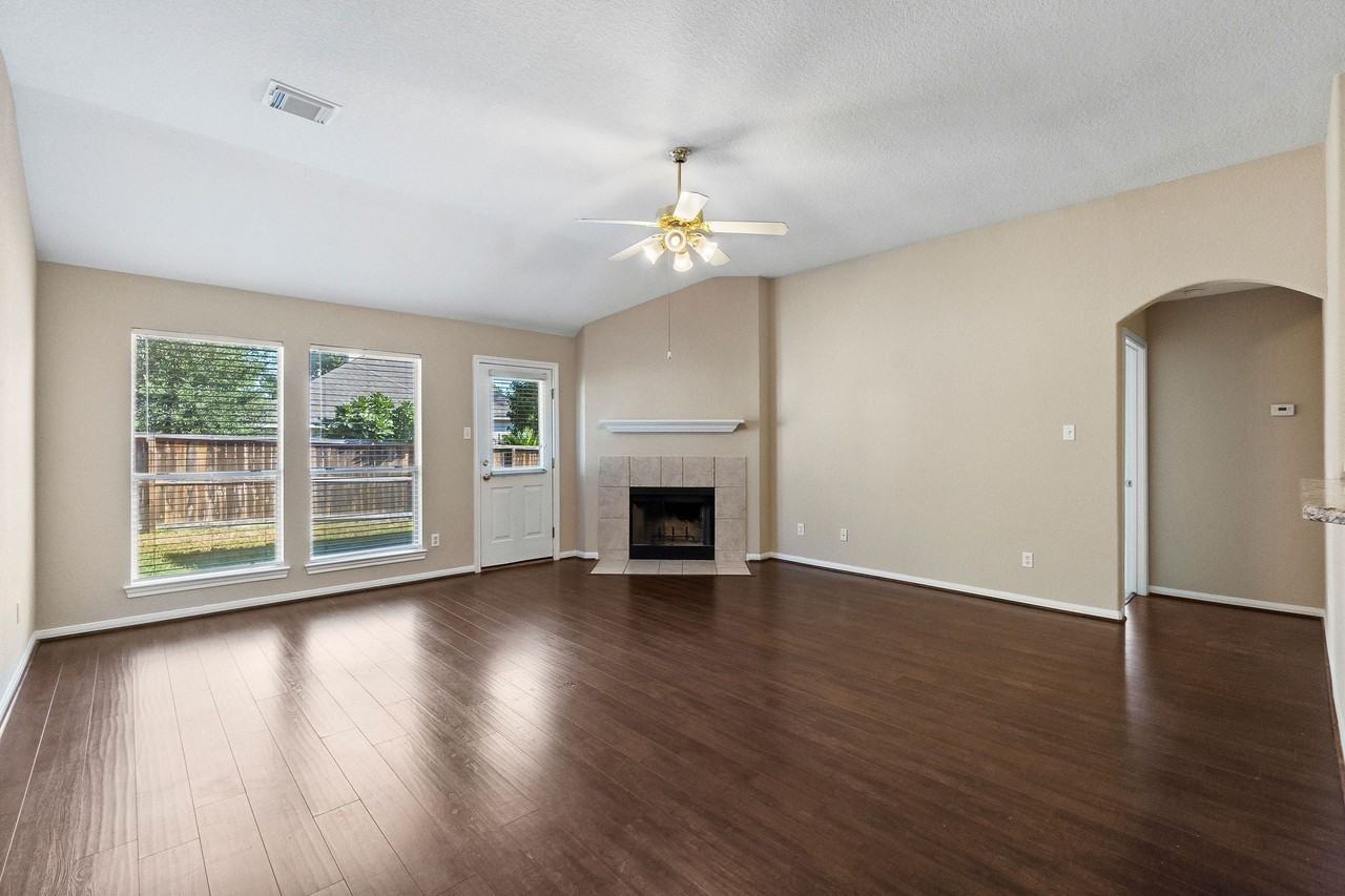 3817 Evergreen Way - Photo 6 of 24