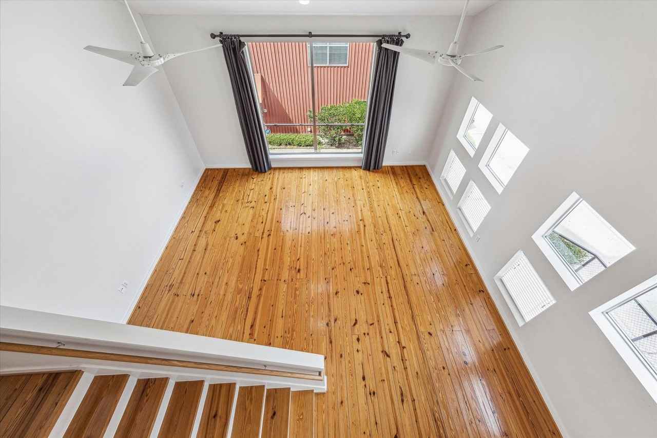 902 Robin St - Photo 7 of 28