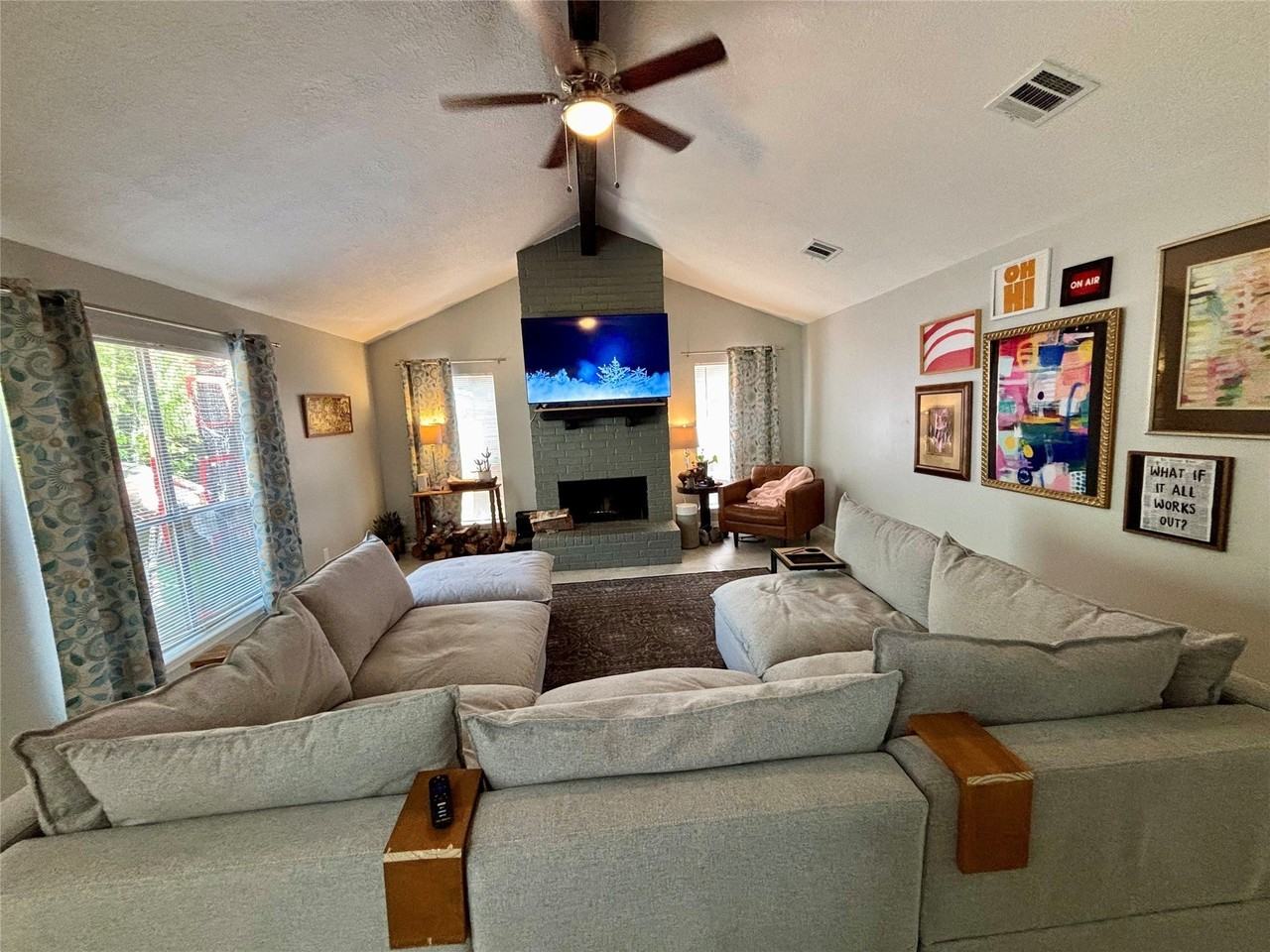 150 W Woodstock Circle Dr - Photo 4 of 44