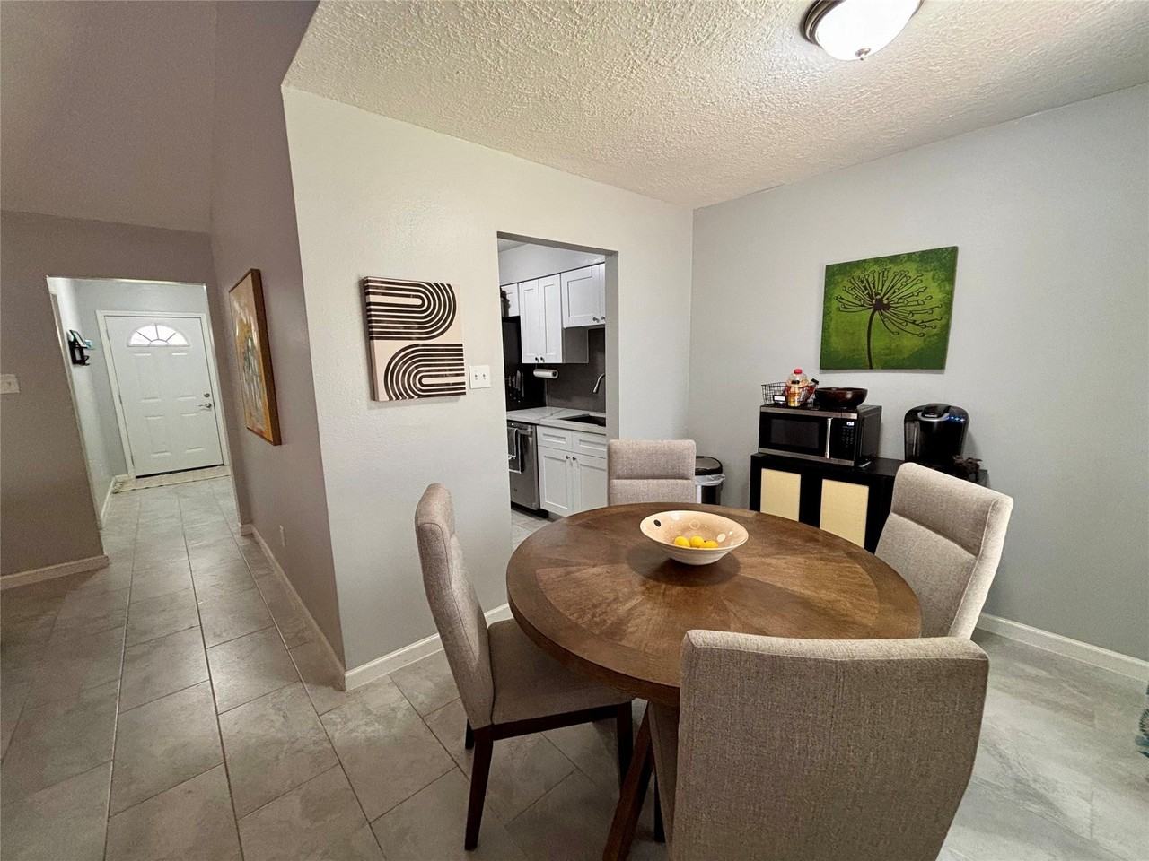 150 W Woodstock Circle Dr - Photo 5 of 44