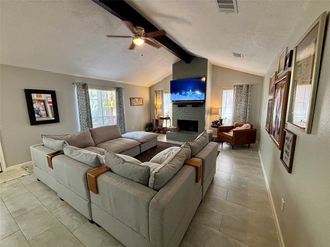 150 W Woodstock Circle Dr - Photo 7 of 44