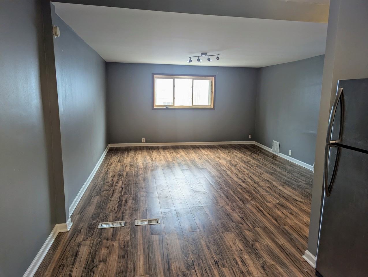 5612 S Il Route 31 ##B - Photo 4 of 7