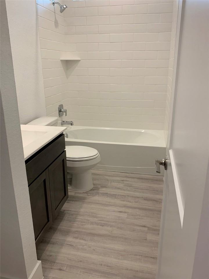 10102 Tatter Creek Ct - Photo 6 of 19