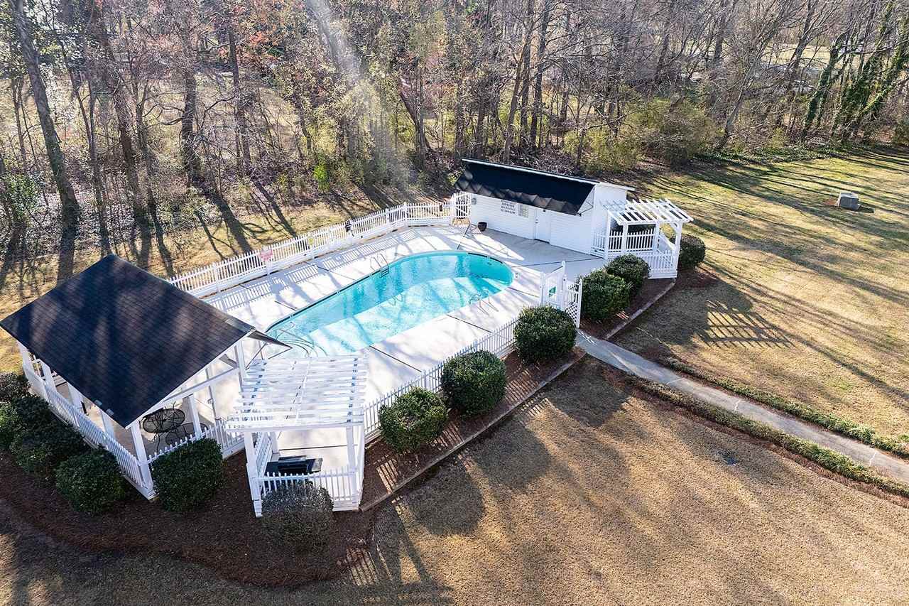 Pickwyck Condominiums - Photo 3 of 14