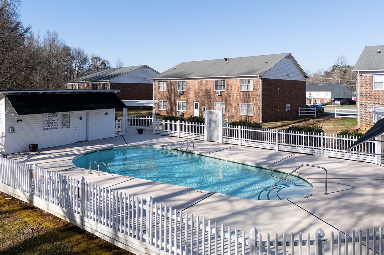 Pickwyck Condominiums - Photo 5 of 14