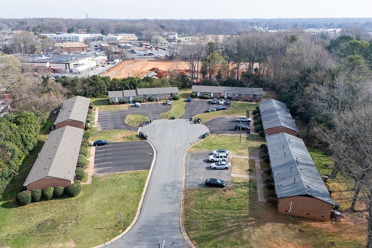 CLEARMONT AND GIRARD - Photo 6 of 20