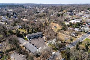 featured image of 210 E Catawba Ave