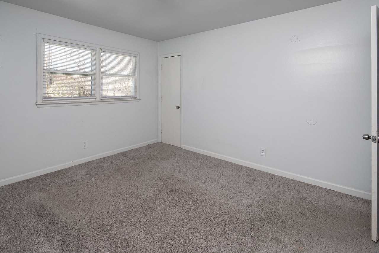 Catawba Avenue - Photo 2 of 25
