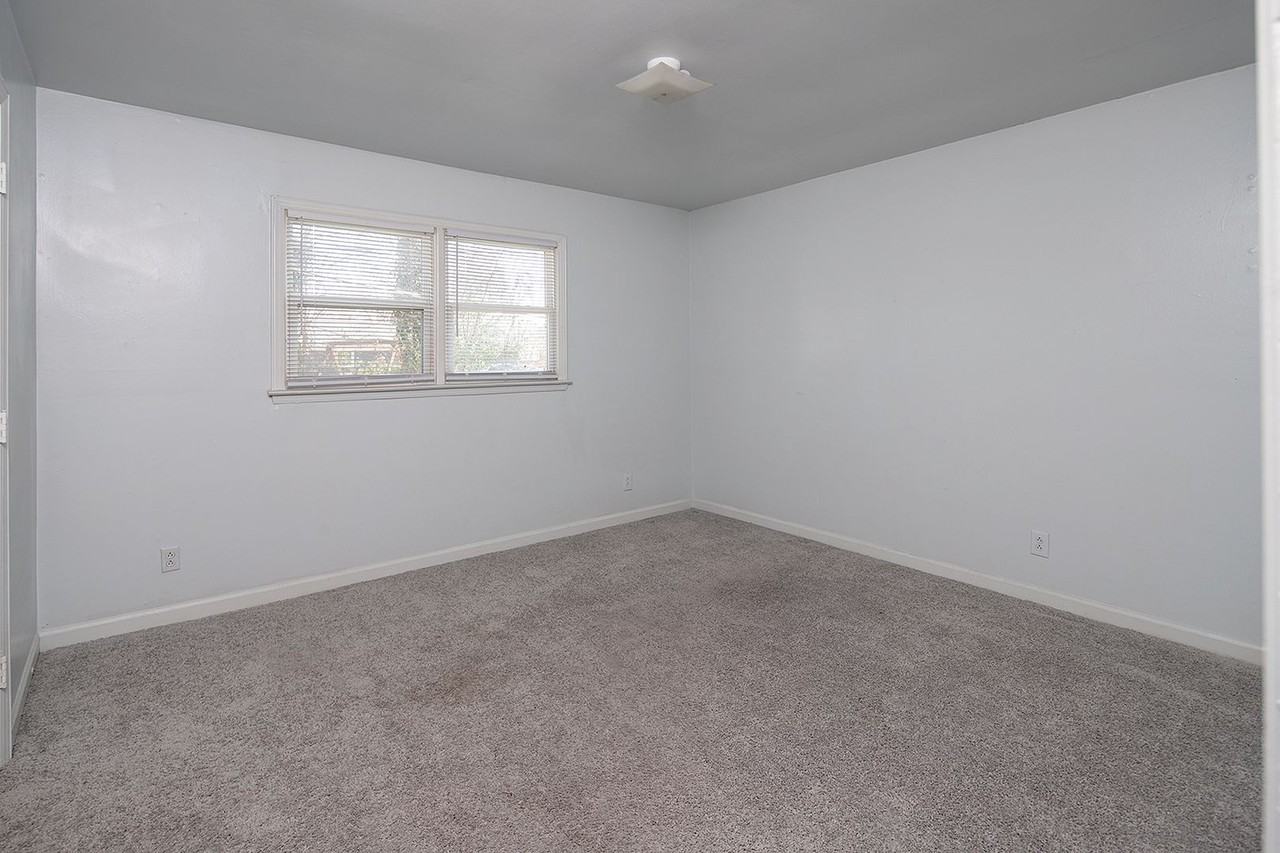 Catawba Avenue - Photo 3 of 25