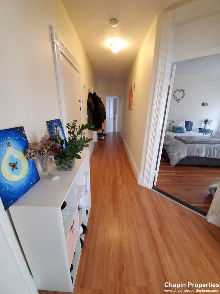 40 Forest St #1 - Photo 4 of 23