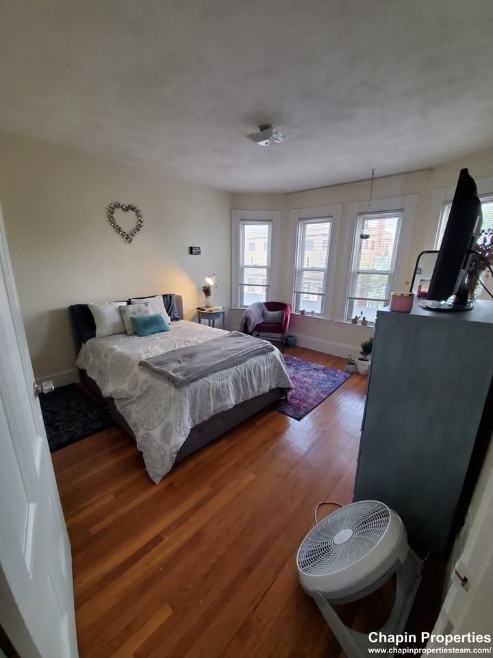 40 Forest St #1 - Photo 6 of 23