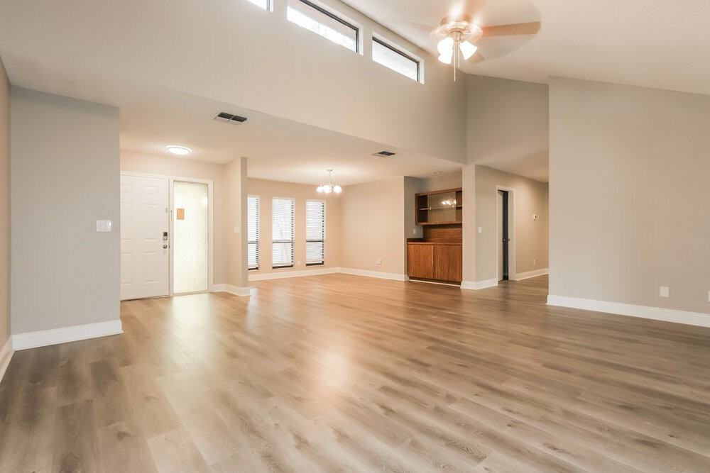34438 Cedarfield Dr - Photo 4 of 16
