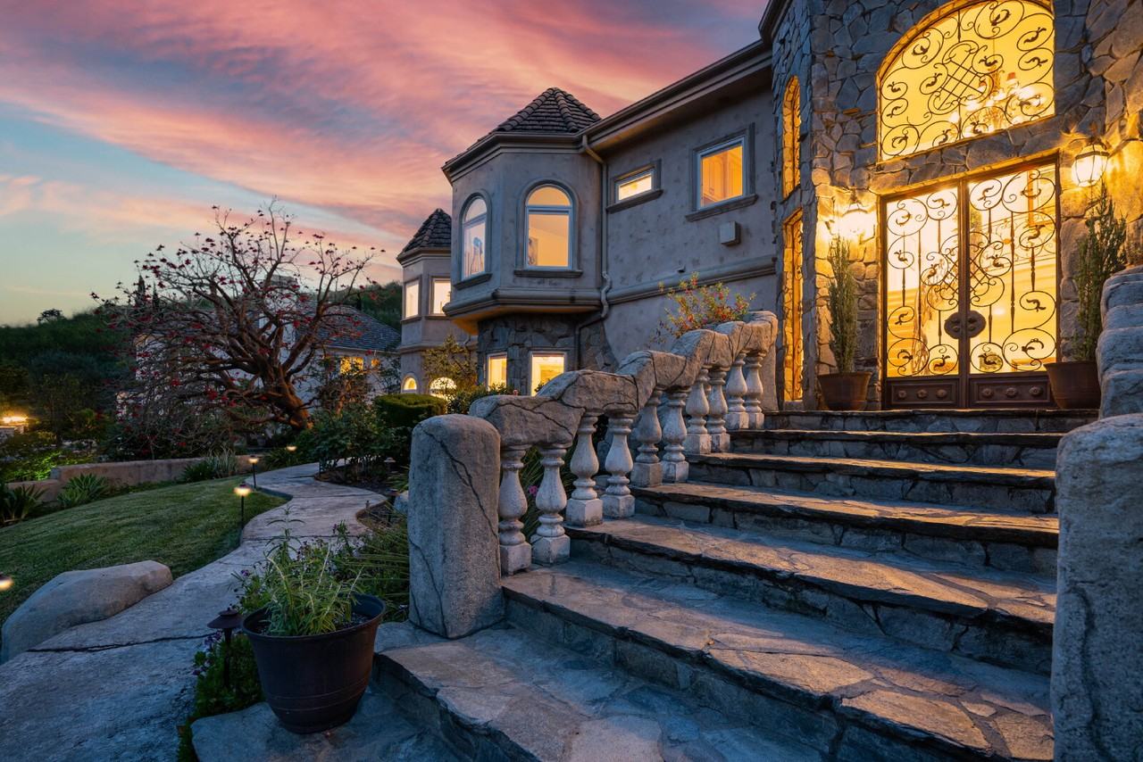 27801 Golden Ridge Ln - Photo 2 of 26