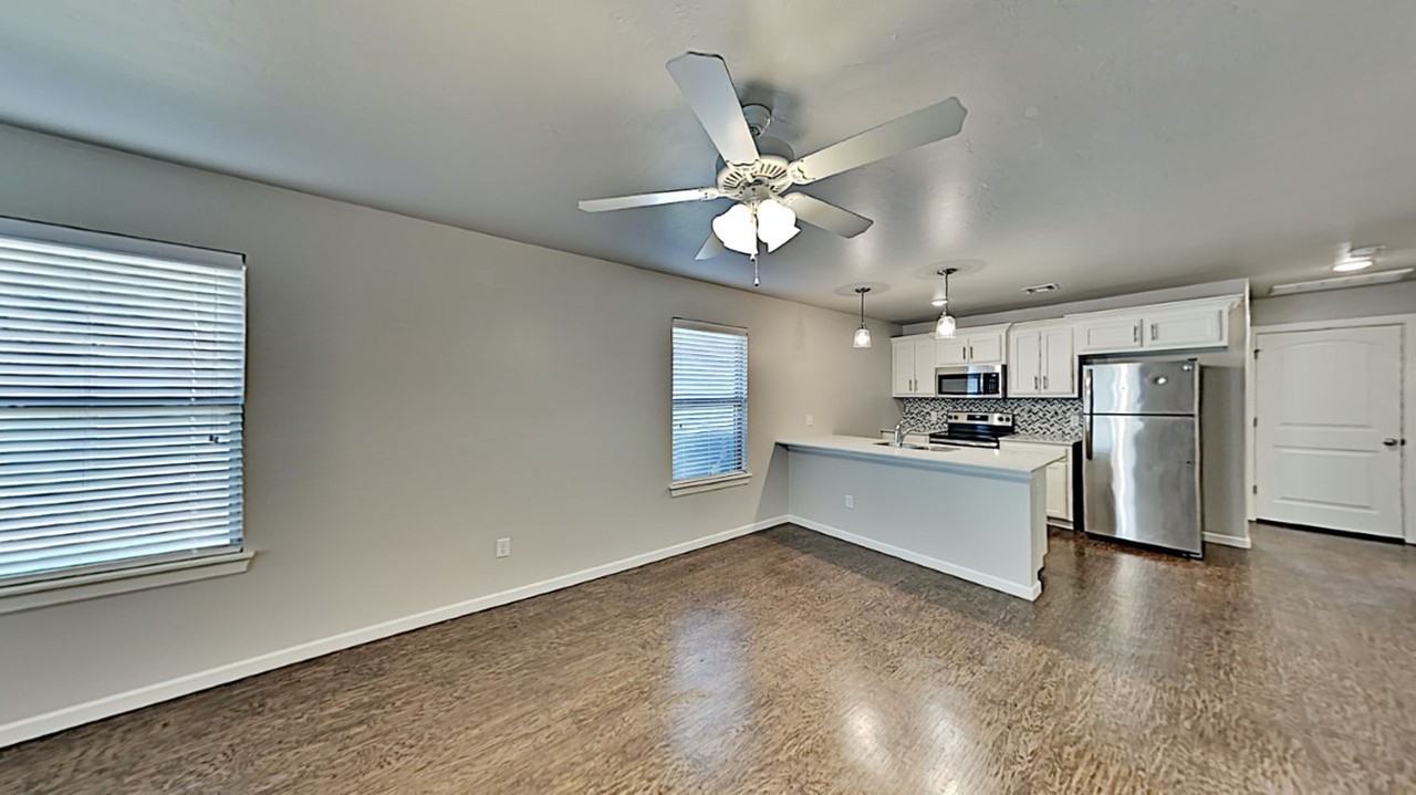 11502 N Lincoln Blvd - Photo 6 of 15