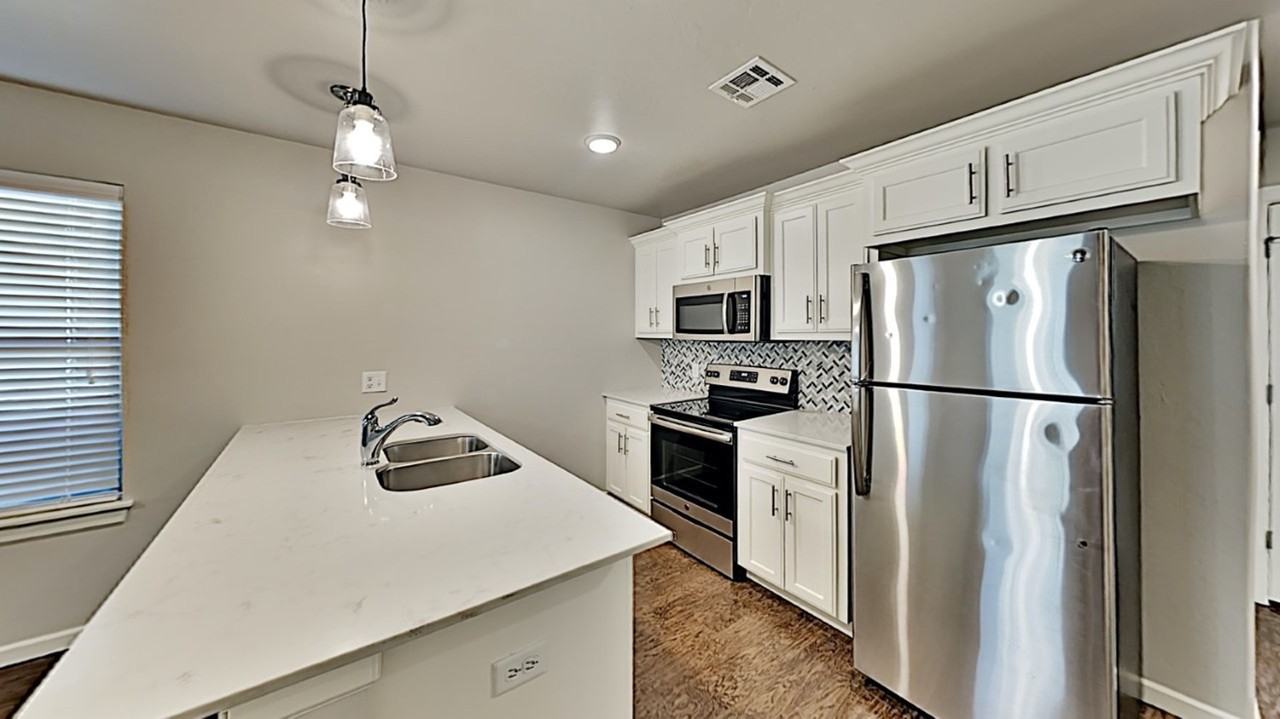 11502 N Lincoln Blvd - Photo 7 of 15
